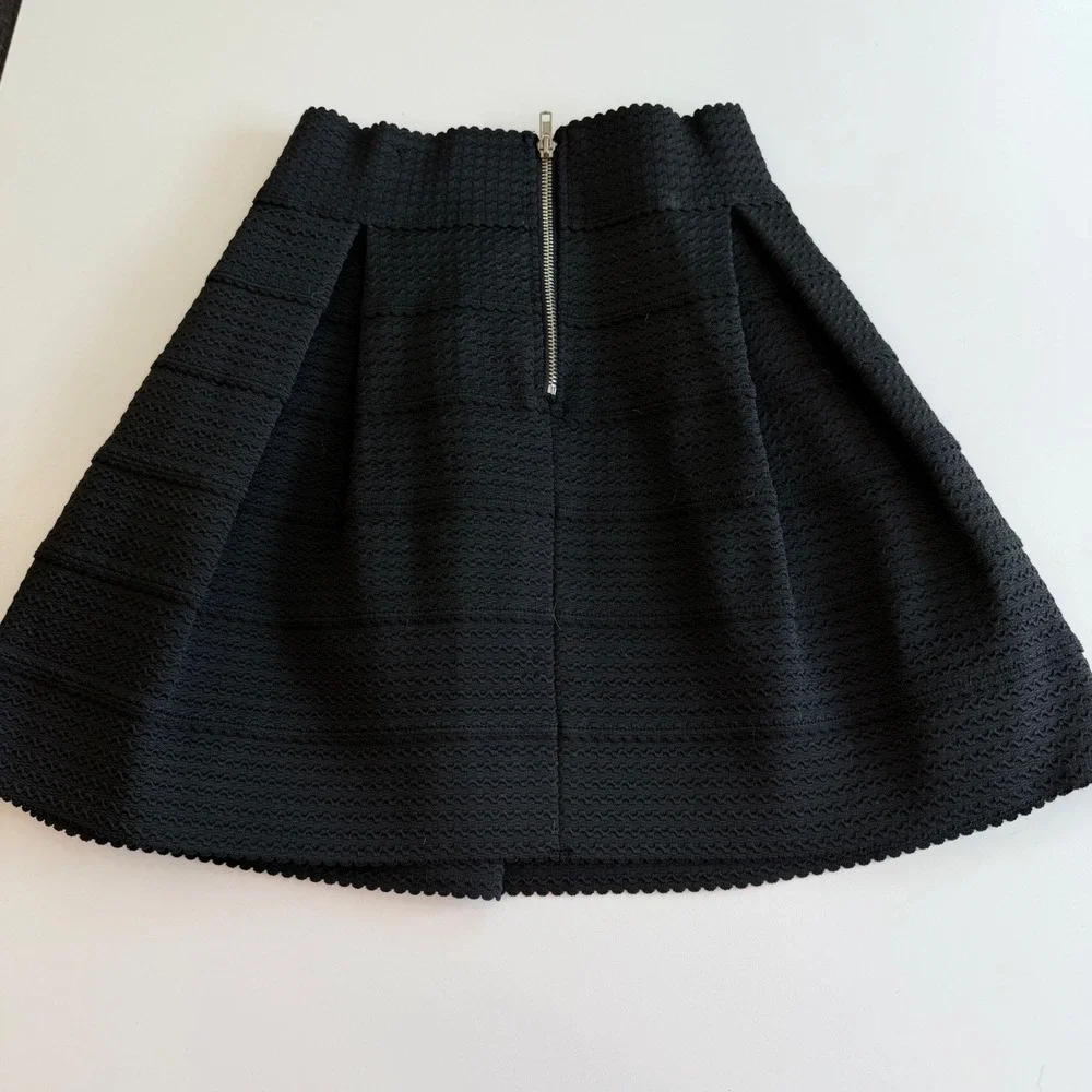 Textured Black Scalloped Skater Skirt Box Pleat High Waist Small CHS3299 - Picture 3 of 5